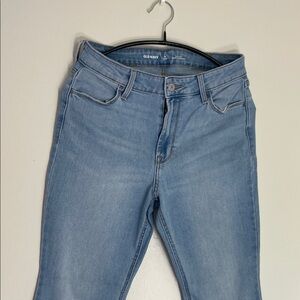 EUC Old Navy Denim Wow Straight Jeans